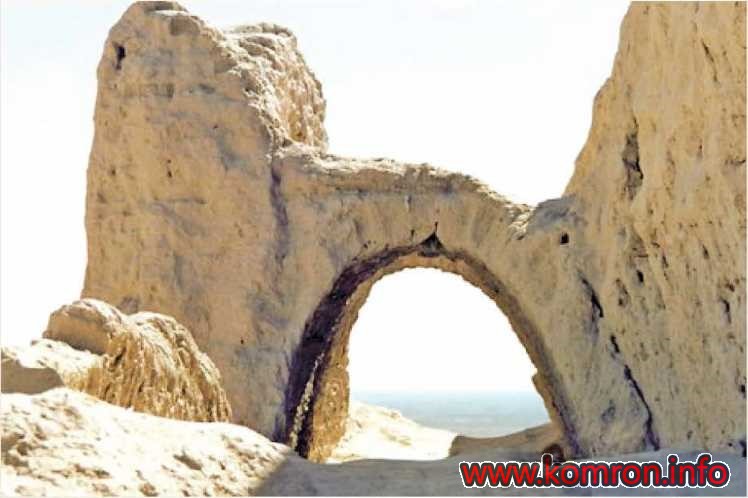 Развалины укреплений Древнего Хорезма. Узбекистан