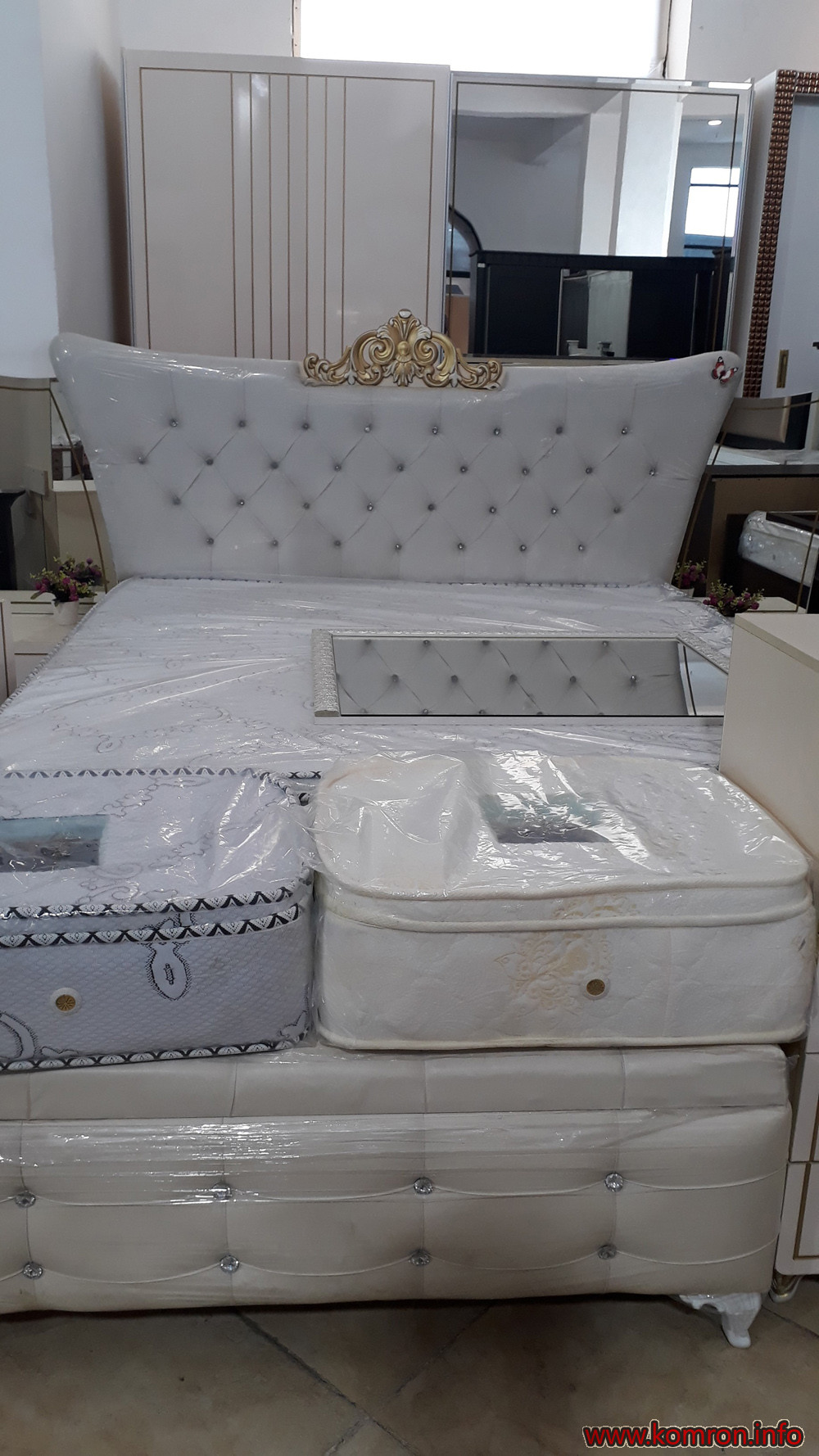Королевский белый кровать по цене 420 $