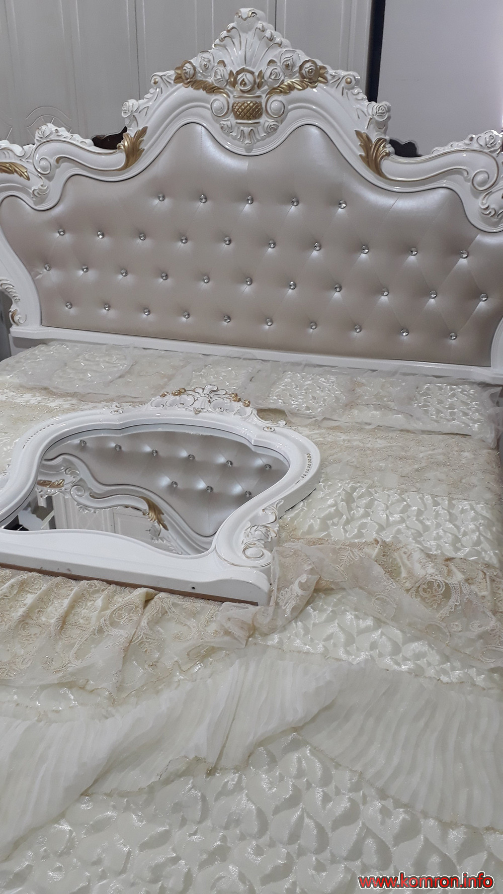 Орнаментный белый кровать по цене 435 $
